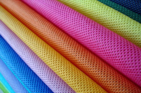 Vải không dệt là vật liệu làm nên túi vải không dệt kiểu may và túi vải không dệt kiểu ép nhiệt
